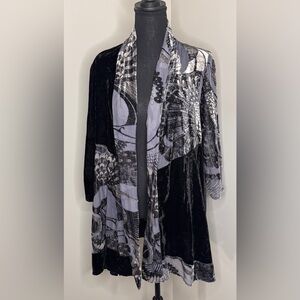 Chicos Black/Gray Patterned Cardigan velvet Mixed Media Open Front size 1p Med